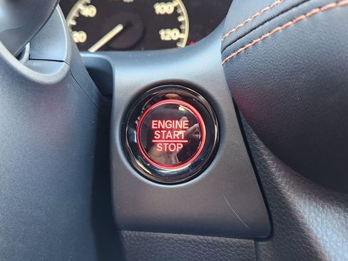 Used 2025 Honda HR-V Sport image 29