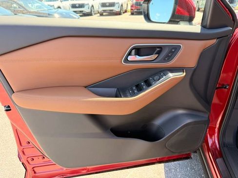 New 2026 Nissan Rogue Platinum w/ Platinum Premium Package AWD/4WD image 9