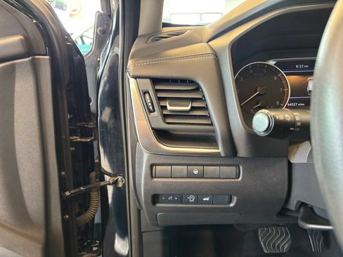 Used 2024 Nissan Rogue SV AWD/4WD image 16