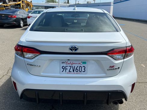 Used 2023 Toyota Corolla SE w/ Carpet Mat Package (TMS) FWD image 5