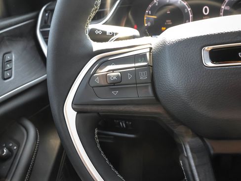 New 2025 Jeep Grand Cherokee Limited w/ Luxury Tech Group II image 24