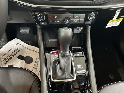 New 2026 Jeep Compass Latitude AWD/4WD image 18