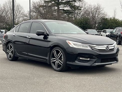 Used 2016 Honda Accord Touring image 38