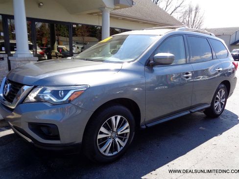Used 2019 Nissan Pathfinder S image 1