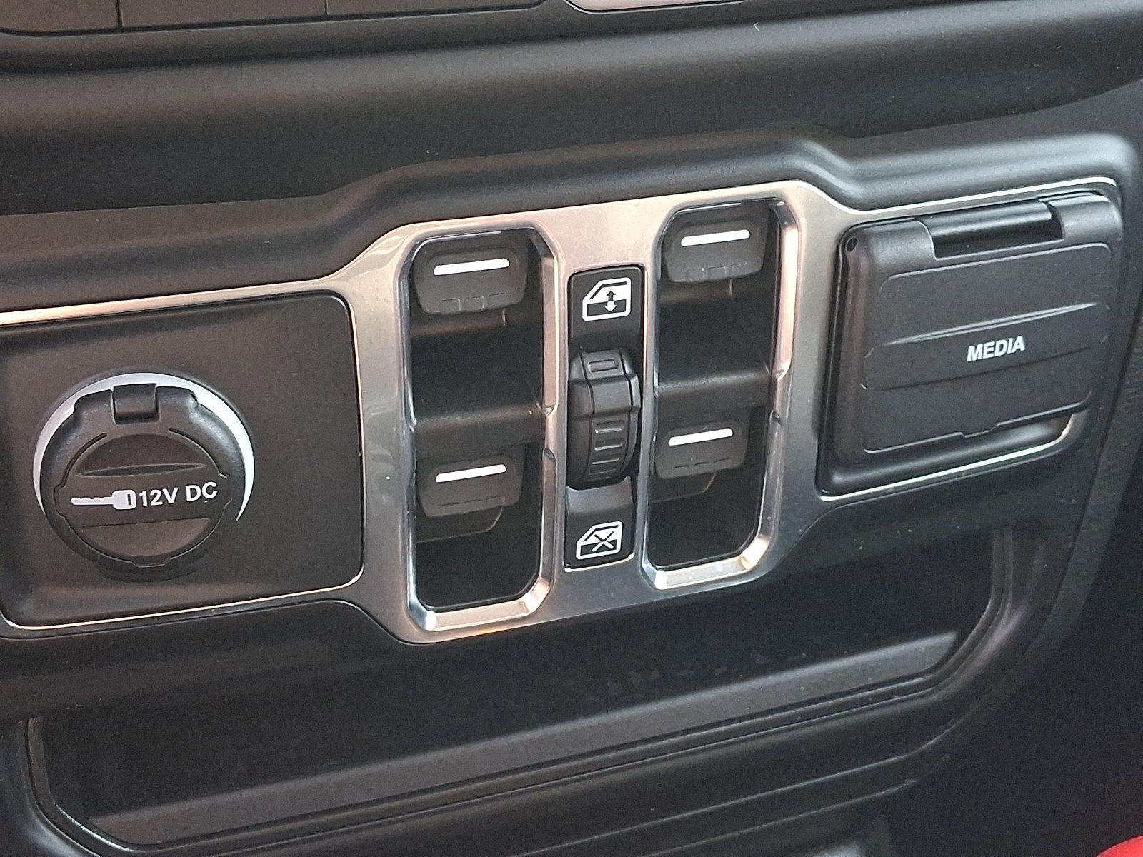Used 2023 Jeep Wrangler Unlimited Sport AWD/4WD image 16