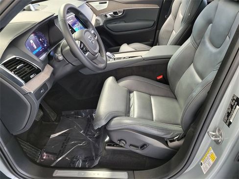 Certified 2024 Volvo XC90 B6 Ultimate w/ Lounge Package image 12