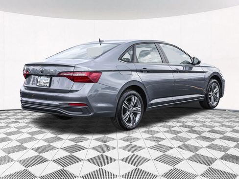 Certified 2023 Volkswagen Jetta SE FWD image 10