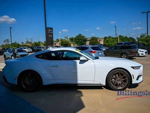 Used 2024 Ford Mustang Premium image 6