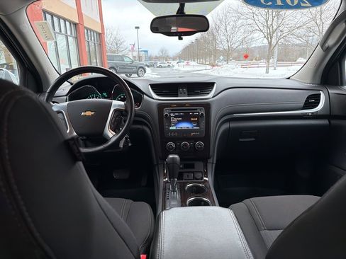 Used 2015 Chevrolet Traverse LT image 36