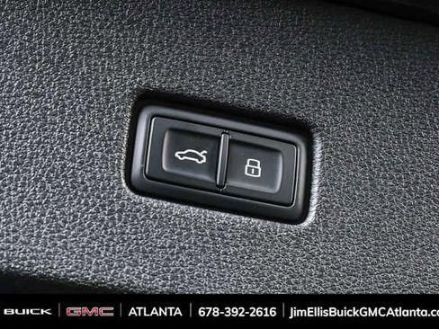 Used 2025 Audi Q8 Premium Plus AWD/4WD image 30