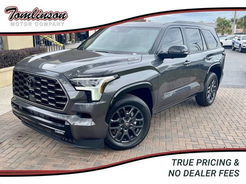 Used 2025 Toyota Sequoia Platinum image 1