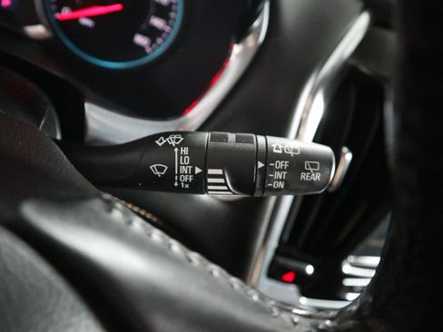 Used 2020 Chevrolet Traverse LT FWD image 27