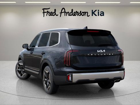 New 2025 Kia Telluride S image 4