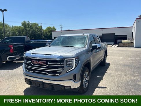 Used 2025 GMC Sierra 1500 SLT RWD image 7