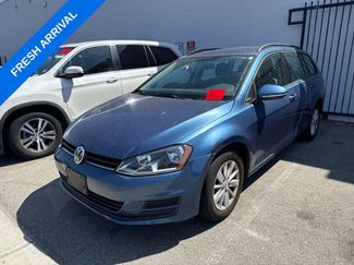 Used 2017 Volkswagen Golf S FWD video 1