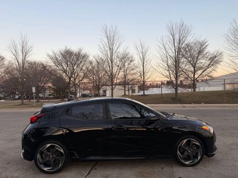 Used 2020 Hyundai Veloster Turbo FWD image 12