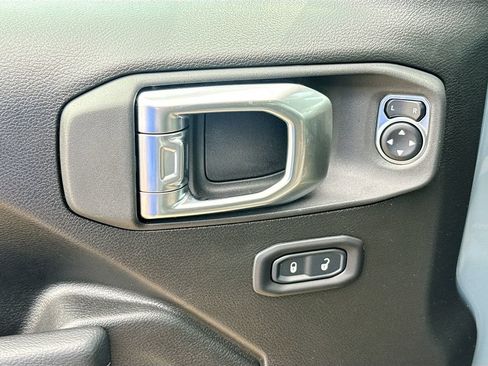 Used 2026 Jeep Gladiator Sport AWD/4WD image 19