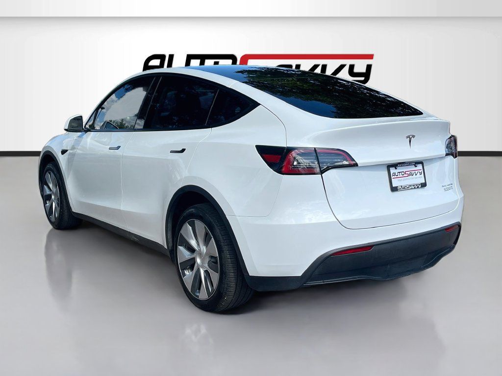 Used 2024 Tesla Model Y Long Range AWD/4WD image 5