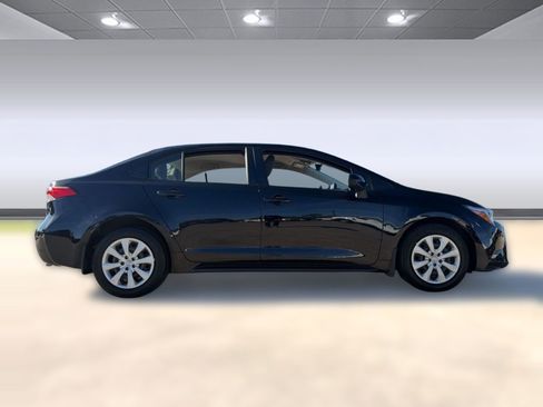 Used 2025 Toyota Corolla LE image 8