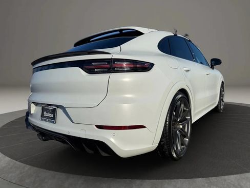 Used 2022 Porsche Cayenne Turbo AWD/4WD image 8