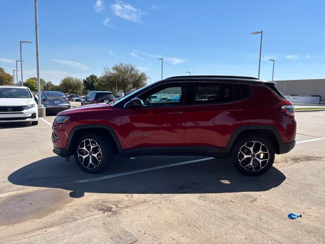 Used 2025 Jeep Compass Limited AWD/4WD image 10