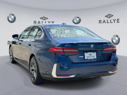 Used 2026 BMW 530i xDrive w/ Premium Package AWD/4WD image 4