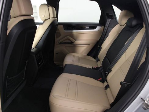 New 2026 Porsche Cayenne image 18