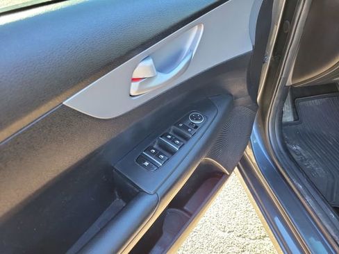 Used 2024 Kia Forte LX image 10