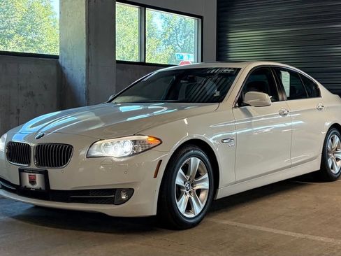 Used 2012 BMW 528i xDrive Sedan AWD/4WD image 1