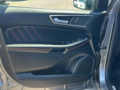 Used 2022 Ford Edge ST-Line image 16