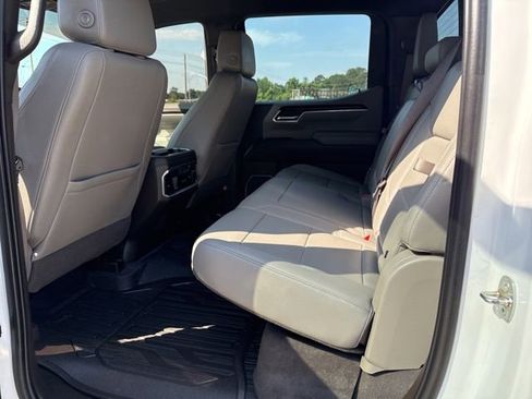 Used 2022 GMC Sierra 1500 SLT w/ SLT Premium Plus Package AWD/4WD image 24