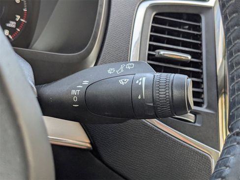 Used 2018 Volvo XC90 T6 Momentum w/ Convenience Package image 34