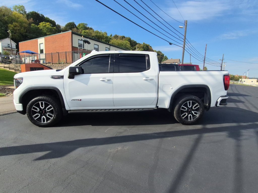 Used 2023 GMC Sierra 1500 AT4 w/ AT4 Premium Package AWD/4WD image 4
