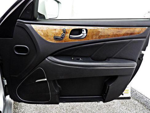 Used 2014 Hyundai Equus Signature image 11