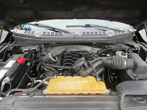 Used 2016 Ford F150 XLT w/ Equipment Group 302A Luxury image 9