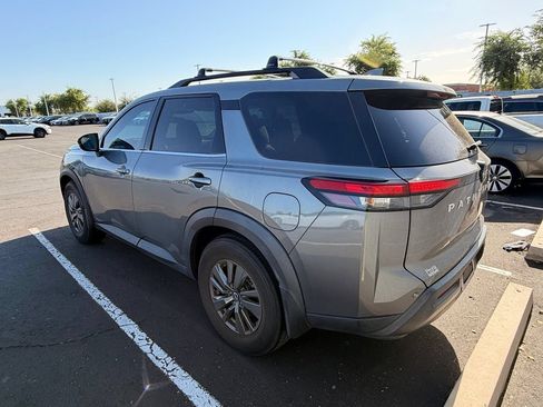 Certified 2022 Nissan Pathfinder SV FWD image 4
