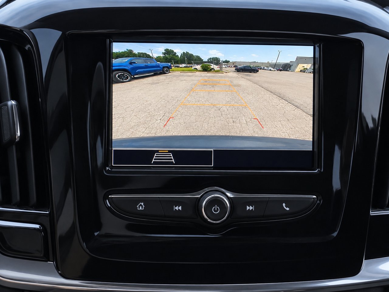Used 2020 Chevrolet Traverse LS FWD image 16