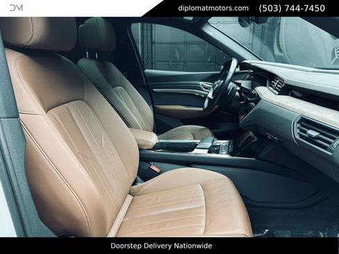 Used 2021 Audi e-tron Premium AWD/4WD image 20