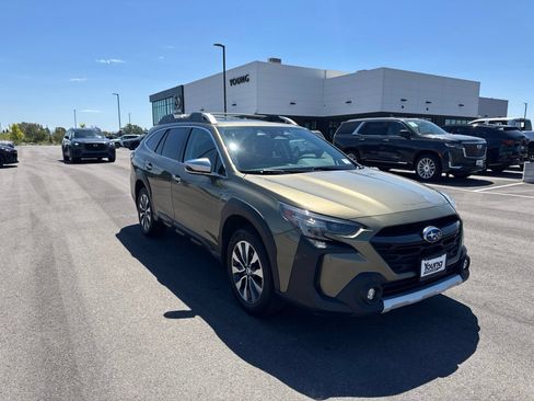 Used 2023 Subaru Outback Touring XT AWD/4WD image 1