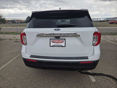 Used 2022 Ford Explorer XLT AWD/4WD image 4
