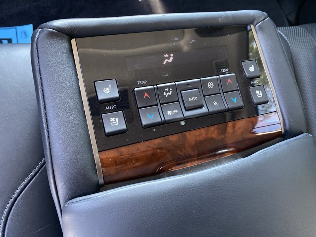 Used 2016 Lexus LX 570 4WD w/ Luxury Package image 12