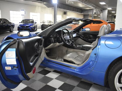 Used 2000 Chevrolet Corvette w/ Memory Pkg image 15
