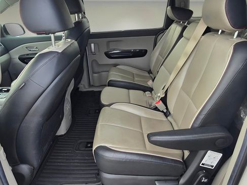 Used 2020 Kia Sedona SX image 14