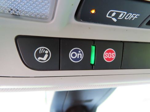 Used 2019 Chevrolet Traverse LT w/ LT Premium Package AWD/4WD image 14
