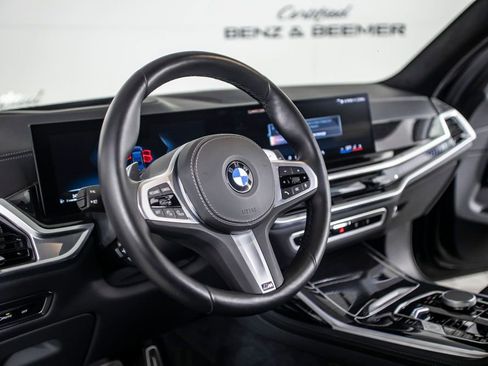 Used 2025 BMW X7 xDrive40i w/ M Sport Package image 27