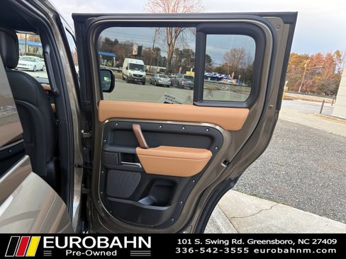 Used 2024 Land Rover Defender 110 X-Dynamic SE image 13