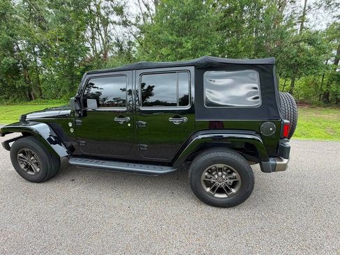Used 2017 Jeep Wrangler Unlimited Sahara AWD/4WD image 2