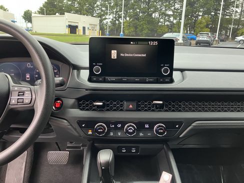 Used 2025 Honda Accord SE image 25