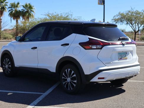 Used 2022 Nissan Kicks S FWD image 4