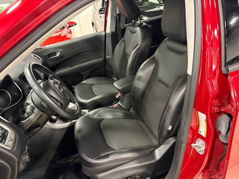 Used 2018 Jeep Compass Latitude w/ Popular Equipment Group image 11